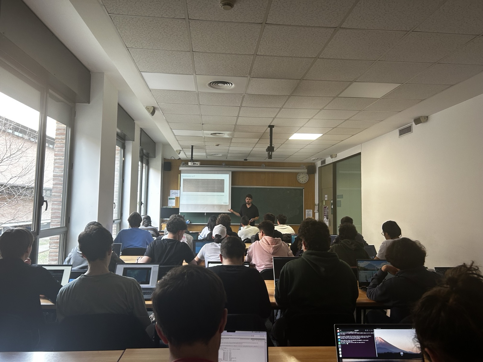 ¡Tu nube, tus reglas! Éxito total en el taller de Self-Hosting y una noticia BOMBA ☁️🚀