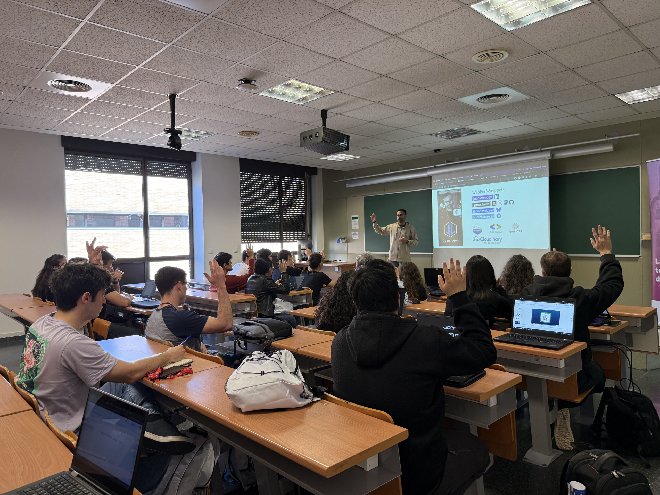 ¡IA, Rendimiento y Agentes en la MEMEnginy! Un taller de lujo con Joan León 🚀